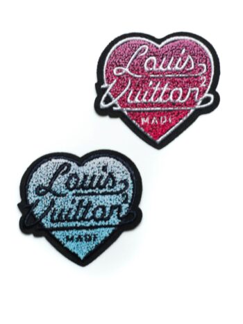 Smooth chenille heart made embroidery patch